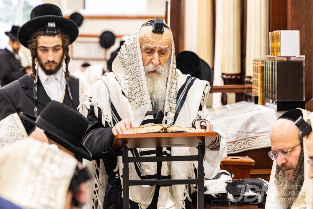 האדמו&quot;ר מבית חיים יהושע ביי התרת נדרים ערב ראש השנה