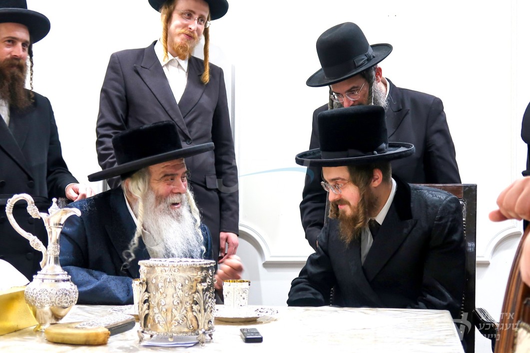 האדמו&quot;ר מסאדיגורה באזוכט ביי האדמו&quot;ר מקרעטשניף י&quot;ם