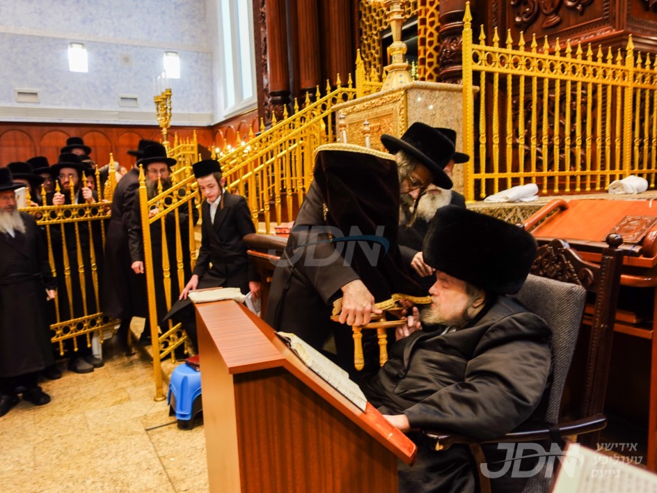 תשעה באב אין חצר הקודש בעלזא