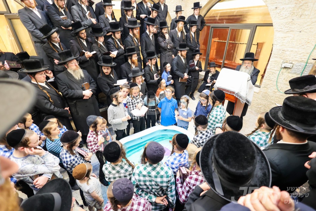 האדמו&quot;ר מטאלנא ביי תשליך