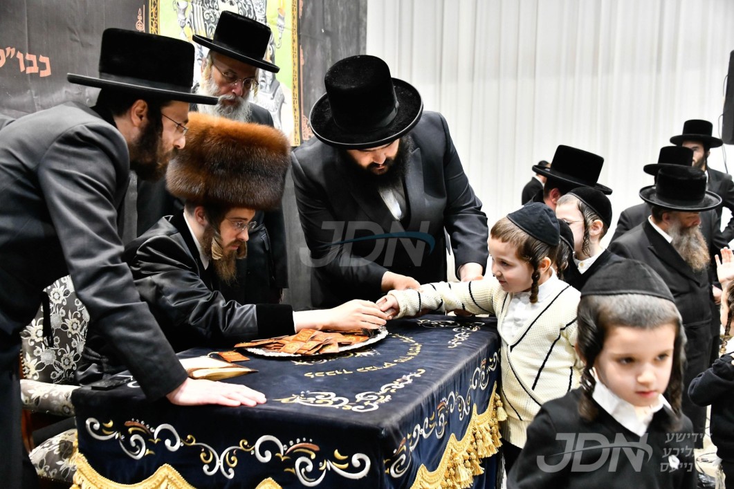 חנוכה אין חצר הקודש סאדיגורה