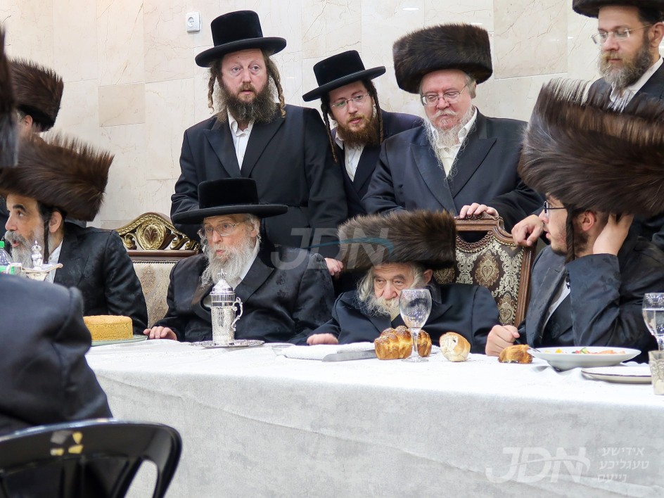 שמחת השבע ברכות בבית טשערנאביל - דעעש - מעליץ - ברעזאן - ראדומישלא