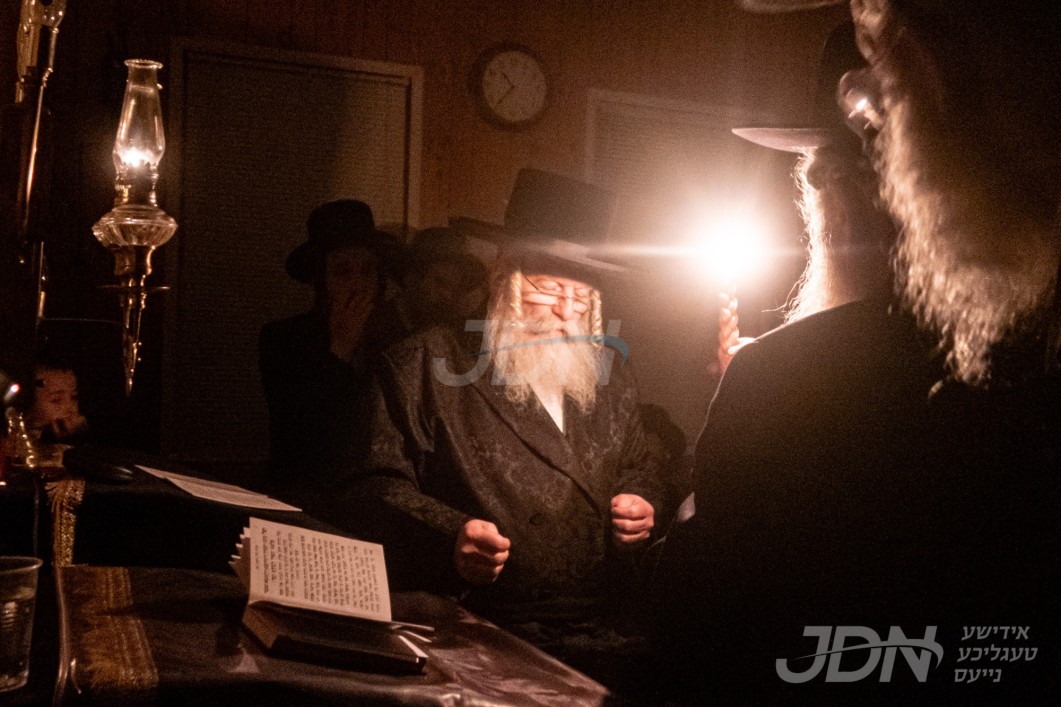 תשעה באב אין חצר הקודש באבוב