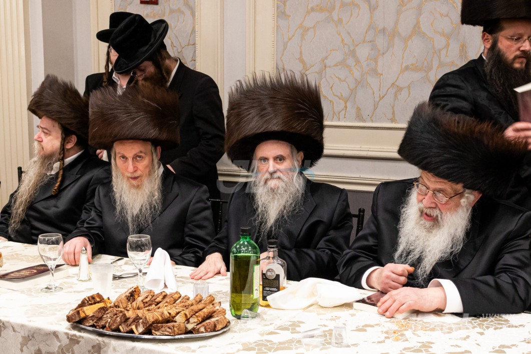 שמחת החתונה בבית פאלטישאן - אב"ד סאטמאר מאנטשעסטער - טערצאל - תולדות רפאל קאשוי