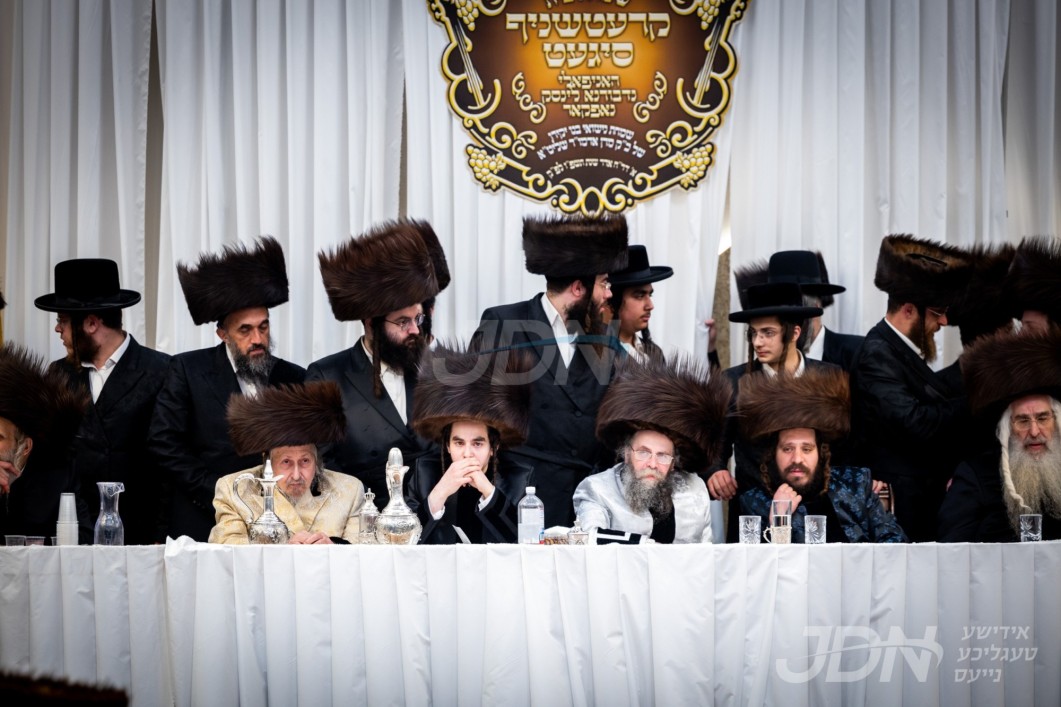 ווידעא: שמחת החתונה פון החתן בן האדמו"ר מקרעטשניף סיגעט וויליאמסבורג