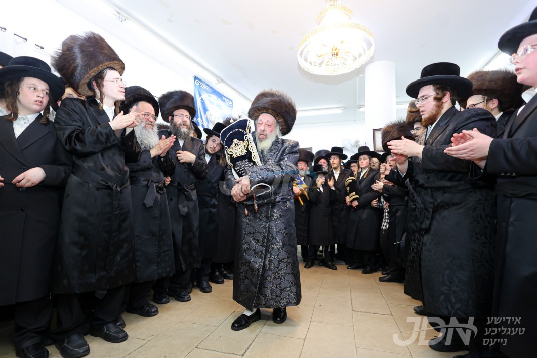 הכנסת ספר תורה צו ביהמ&quot;ד דעעש אין בית שמש