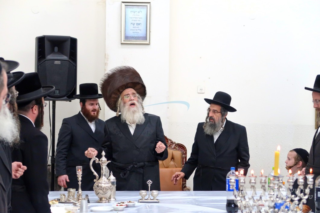 חנוכה אין חצר הקודש שידלובצא