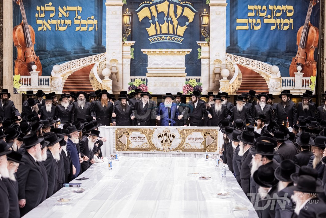 שמחת התנאים פון הכלה אייניקל פון האדמו"ר מבאבוב און אב"ד סאטמאר ב"פ מיט החתן אייניקל פון האדמו"ר מספינקא און אבד"ק טשאקאווא קערעסטיר