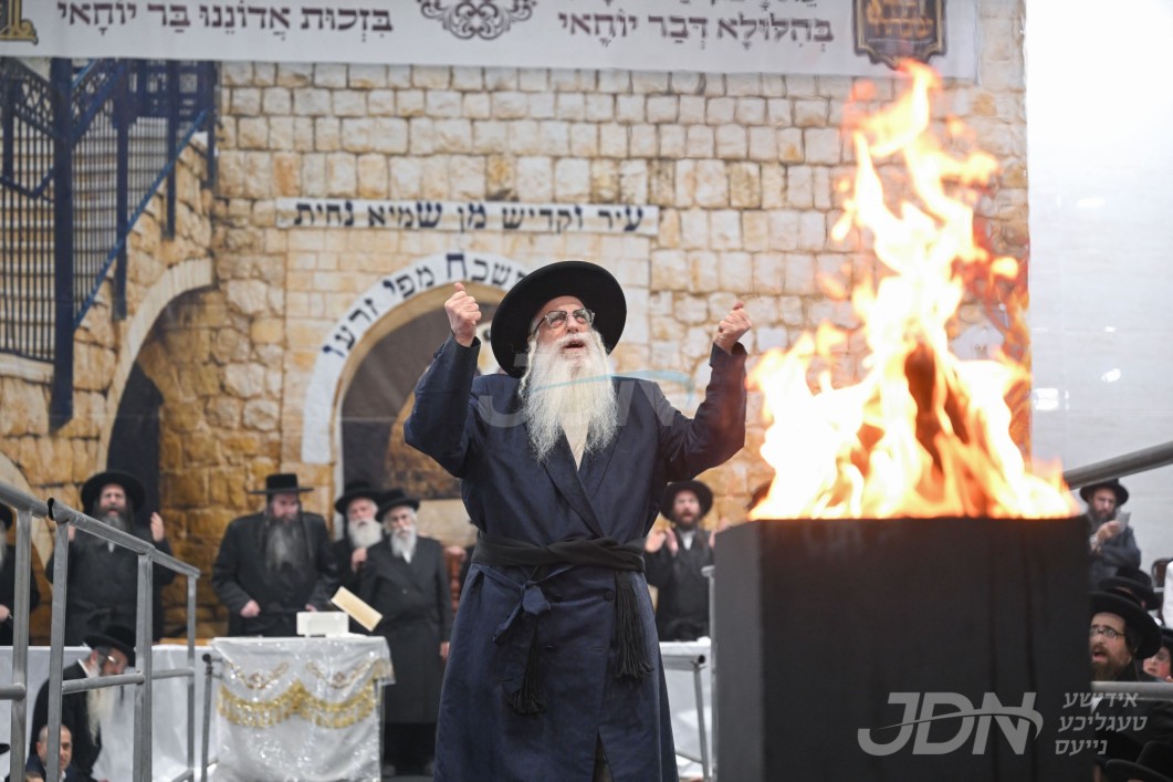 ל&quot;ג בעומר אין חצר הקודש צאנז