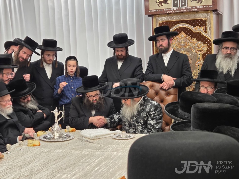 בזאת יבוא אהרן אל הקודש: הגה"צ ר' אהרן טייטלבוים בן האדמו"ר מסאטמאר אויפגענומען אלס רב ואב"ד אין קרית יטב לב