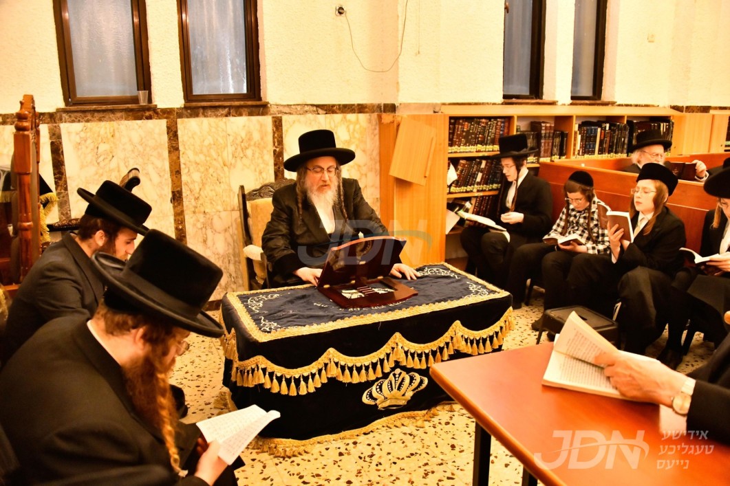 תשעה באב אין חצר הקודש ביאלא בני ברק