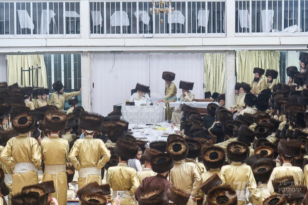 מעמד צאתכם לשלום פאר האדמו&quot;ר מתולדות אהרן איידערן זיך ארויסלאזן אויף אפרוה קיין אונגארן