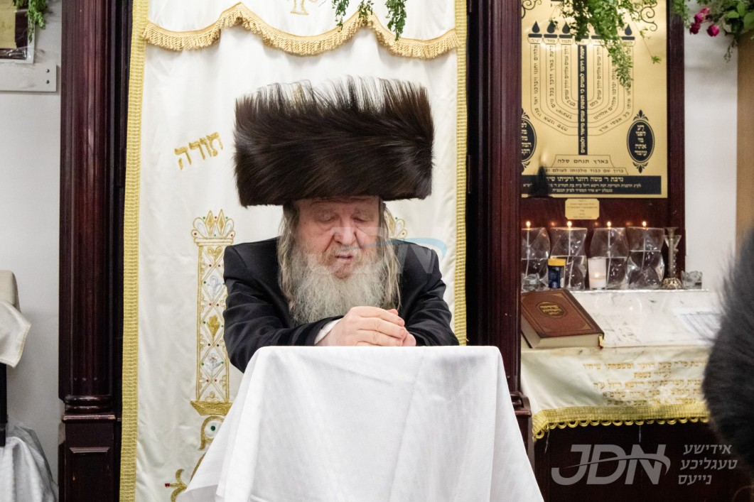 מוצאי שבועות אין חצר הקודש צאנז זמיגראד