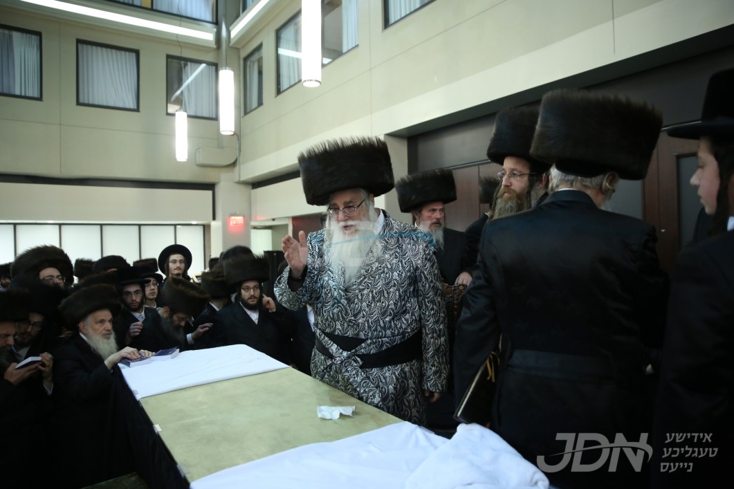 האדמו&quot;ר מצאנז וועט אונטערנעמען היסטארישע נסיעה קיין אמעריקע אין ראם פון די מסע גדולי עולם התורה, גרויסע שבת התאחדות געפלאנט פאר חסידי צאנז אין אמעריקע