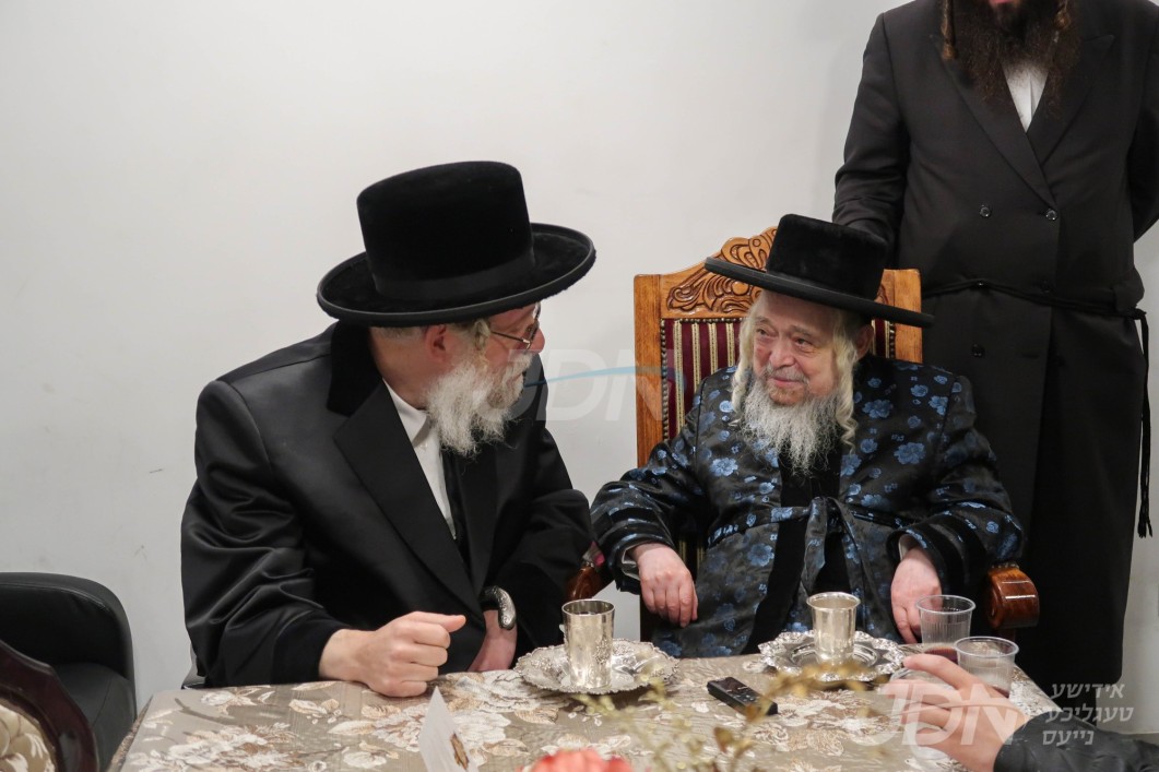 האדמו&quot;ר משאץ דראהביטש באזוכט ביי האדמו&quot;ר מקרעטשניף סיגעט