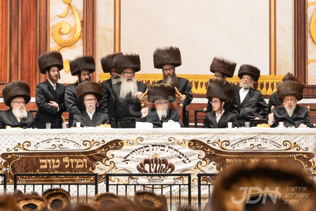 שמחת החתונה בבית סקווירא - ראחמיסטריווקא מאנסי - לאיעוו טשערנאביל פארשעי