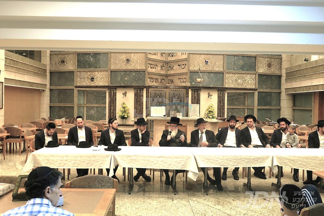 גאב&quot;ד פאלטישאן באזוכט אין מעקסיקא סיטי