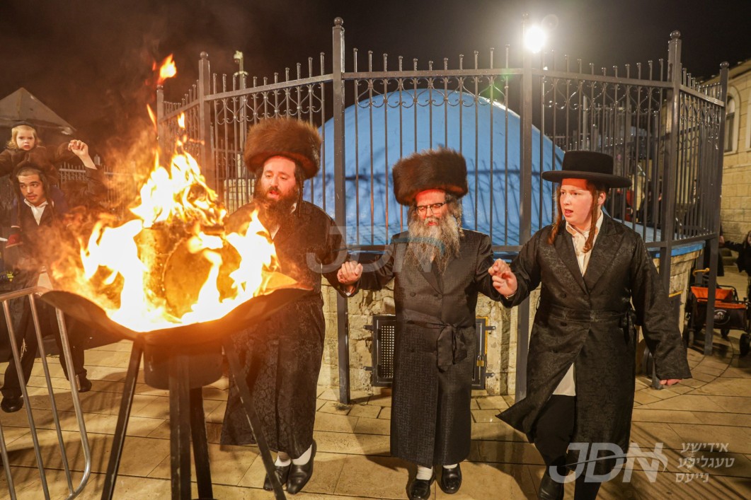 אבד&quot;ק מראה יחזקאל באזוכט אין ארה&quot;ק לרגל די יארצייט פון אמו הרבנית ע&quot;ה