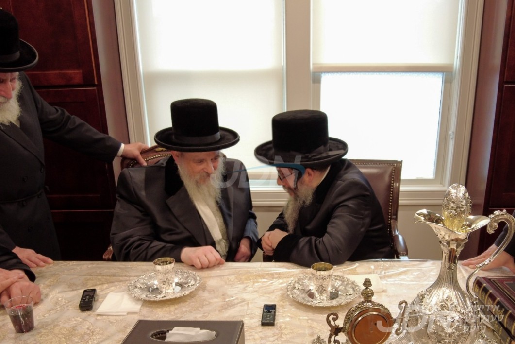 האדמו&quot;ר מסקווירא מב&quot;פ באזוכט ביי האדמו&quot;ר מסקולען פון לעיקוואד