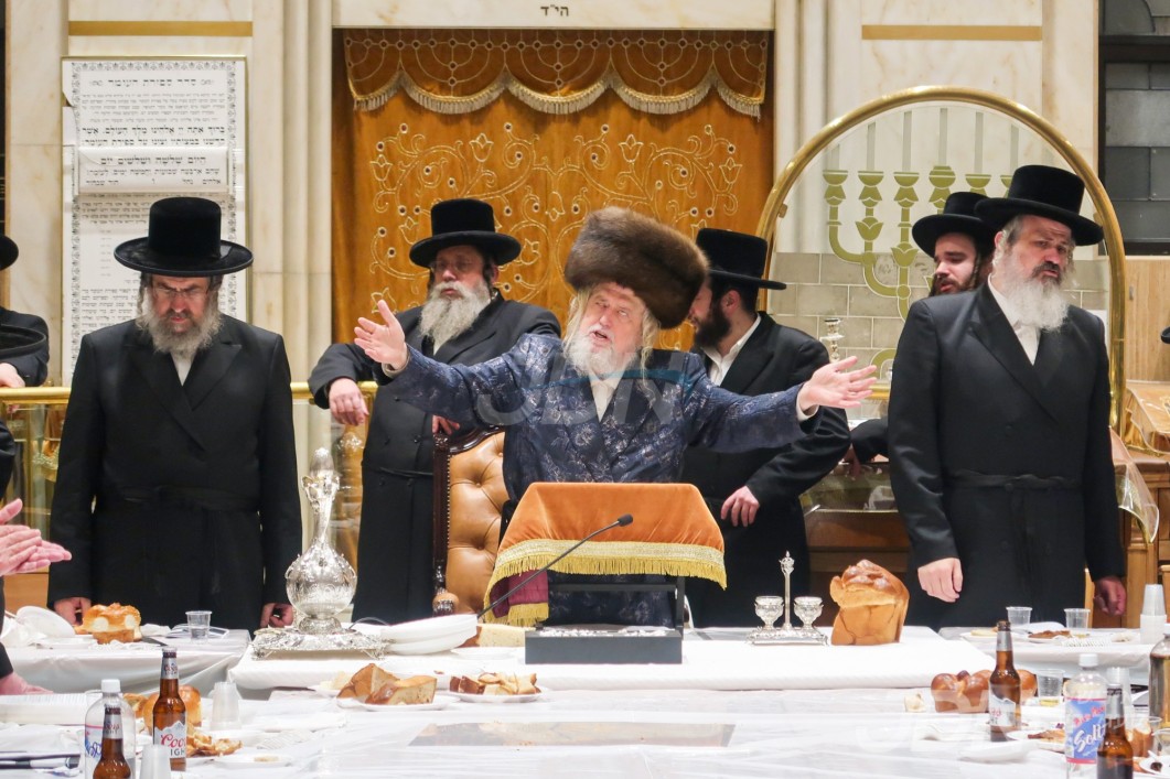 ל&quot;ג בעומר אין חצר הקודש מונקאטש