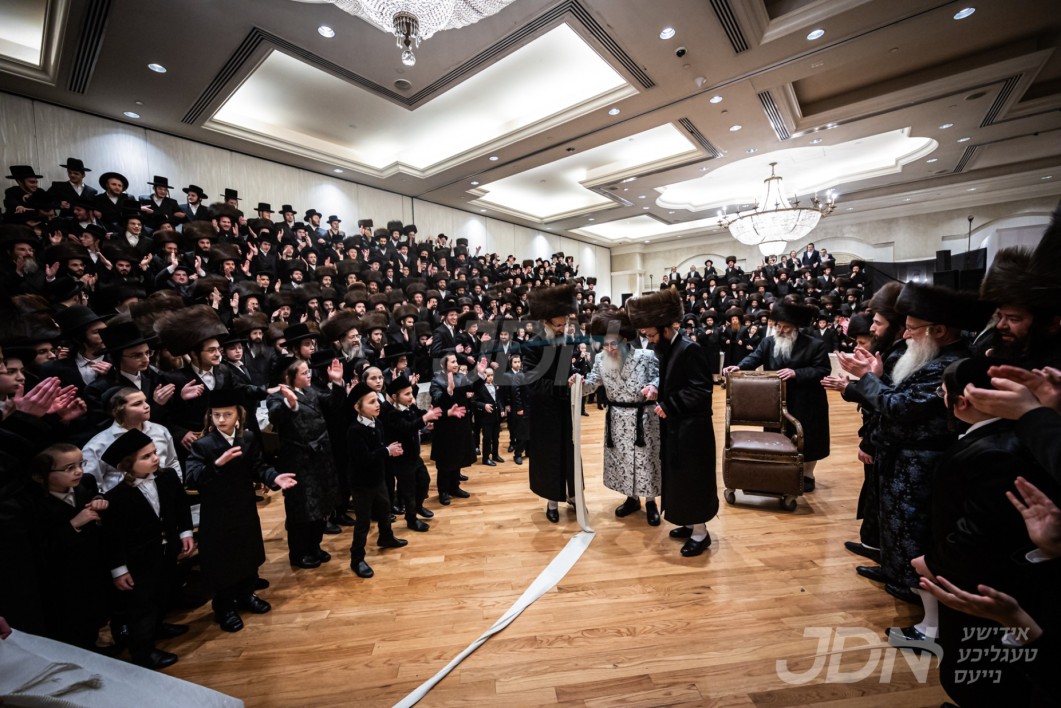 שמחת החתונה פון החתן בן אבד&quot;ק ספינקא לעיקוואד בן האדמו&quot;ר מספינקא