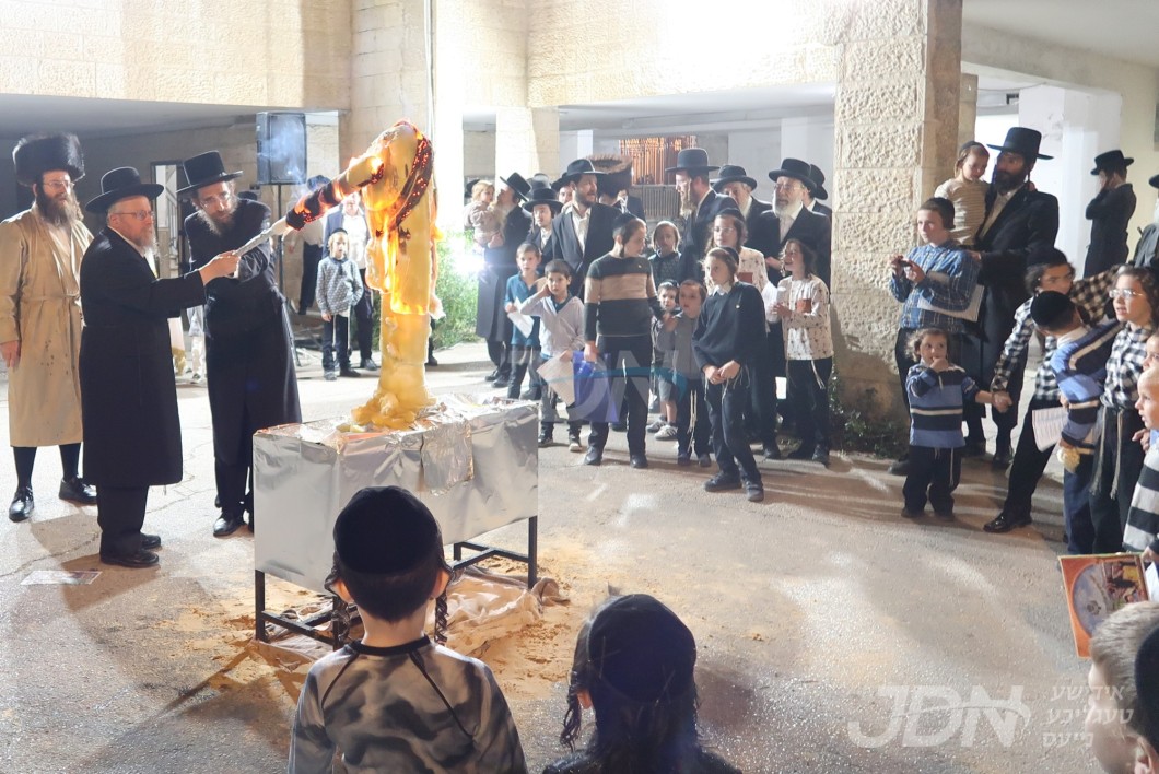 הגה&quot;צ אב&quot;ד שערי טובי&#039; ביים הדלקה ל&quot;ג בעומר