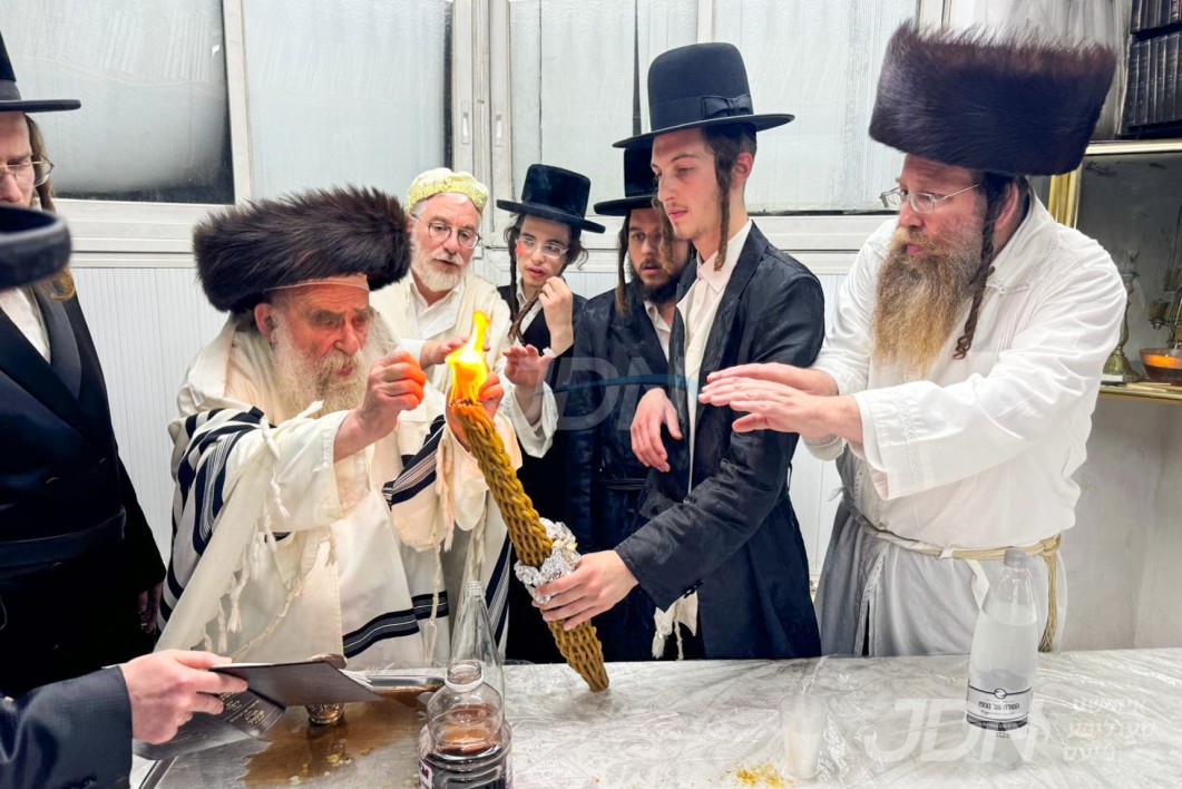 ערב און מוצאי יום כיפור אין חצר הקודש מאקאווא