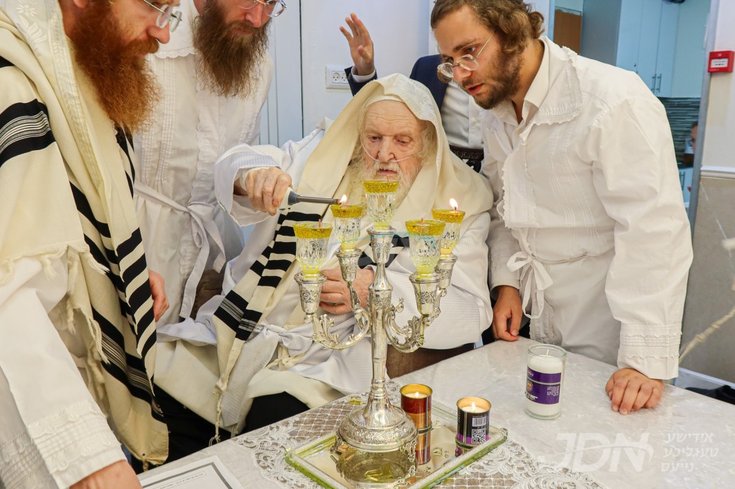 ערב יום כיפור ביים פוסק הדור מרא דארעא קדישא