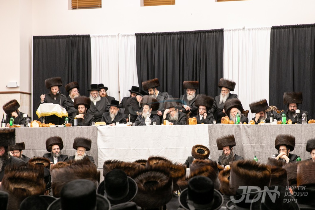 שמחת השבע ברכות פון א אייניקל ביי האדמורי&quot;ם מפאפא און בורשטין‎