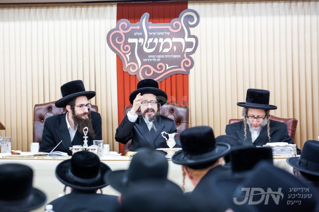 ספעציעלע מעמד &quot;להמשיך&quot; בחצר הקודש סקולען