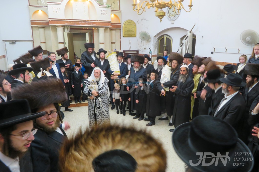 סוכות אין חצר הקודש סטראפקוב