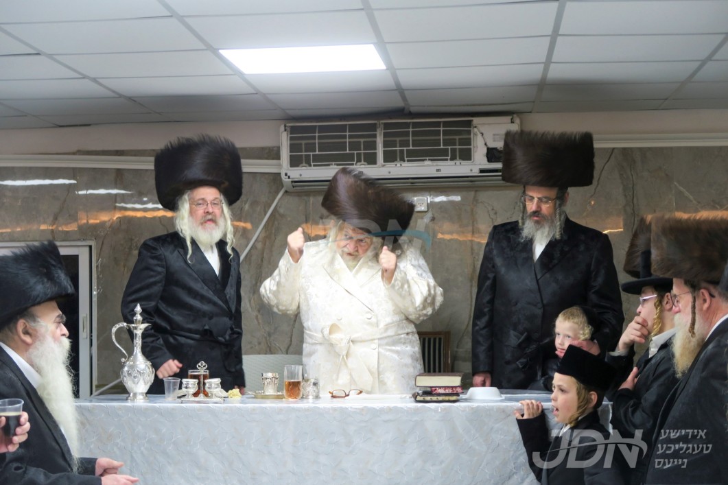 שבת התאחדות פון ק"ק טעמעשוואר אין אתרא קדישא מירון