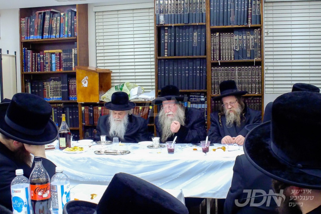 יארצייט פון הרה&quot;ק בעל דברי ישראל ממאדזיץ זי&quot;ע ביי האדמו&quot;ר מקאזמיר אין פלעטבוש