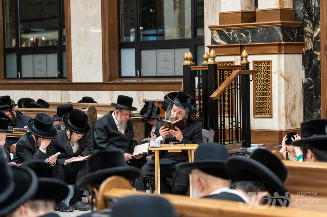 תשעה באב ביי הגה&quot;צ אב&quot;ד פאפא מאנסי