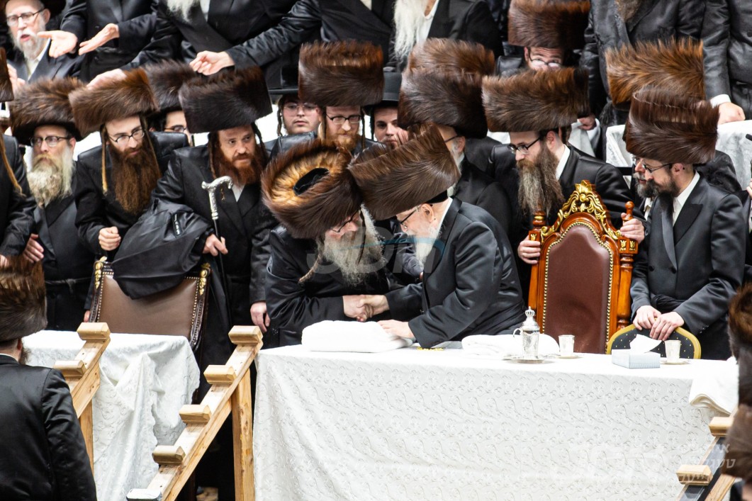 האדמו&quot;ר מבית יצחק ספינקא וועט מיטהאלטן א שבת במחיצת הקודש פון האדמו&quot;ר מסקווירא