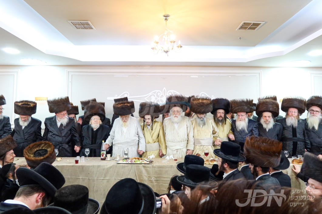 שמחת החתונה פון החתן אייניקל פון ראש ישיבת תולדות אהרן און אייניקל פון כ&quot;ק אדמו&quot;ר מקרעטשניף קרית גת זצ&quot;ל