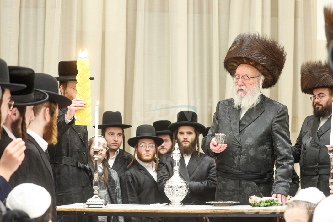 האדמו"ר מוויען באזוכט אין ארה"ק