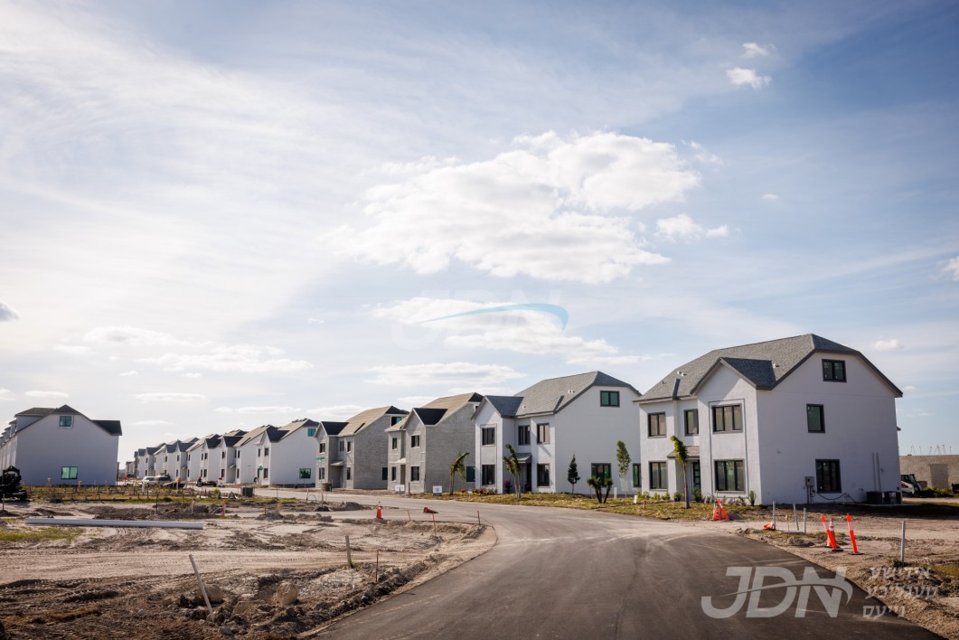 א חלום ווערט פארווירקליכט: היסטארישער באזוך אינעם נייעם עיר ואם בישראל &#039;לעיקפראנט&#039; אין אקיטשאבי פלארידא, באטייליגט דורך צענדליגער צוקומפטיגער איינוואוינער און עסקנים