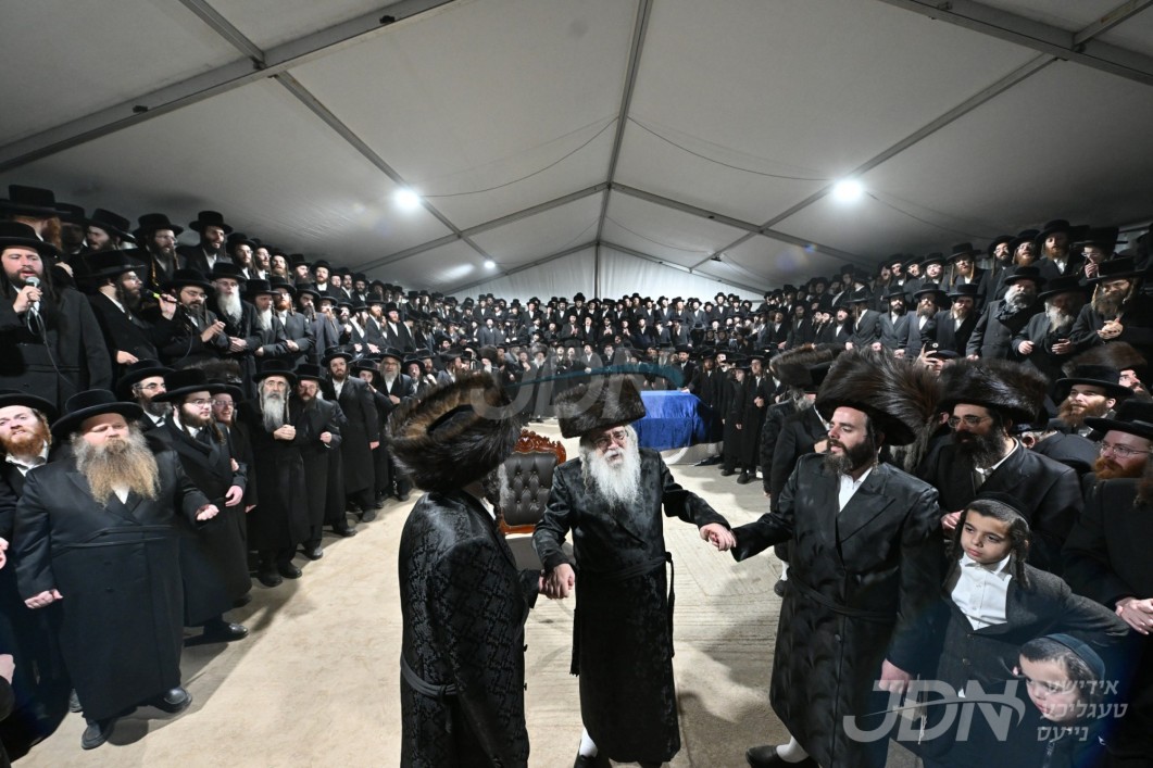 הכנסת ספר תורה צו בנין הכנסת אורחים נאנט צום ציון הרה&quot;ק בעל אמרי שפר מדאראג זי&quot;ע ביומא דהילולא