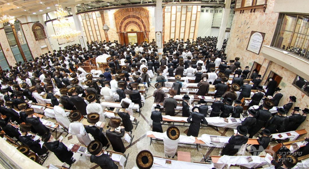 ערב און מוצאי ראש השנה אין חצר הקודש דושינסקיא