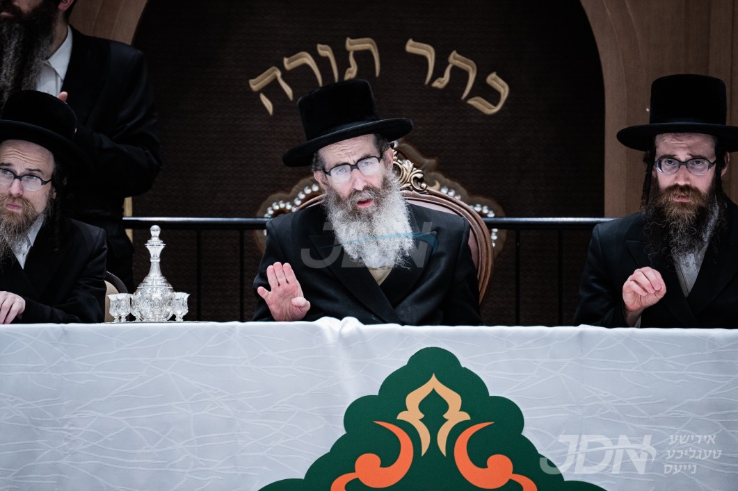 גרויסע שבת התאחדות פאר כלל חסידי ראחמיסטריווקא, וועט געפראוועט ווערן צום חנוכת הבנינים אין מחנה אהל יצחק ראחמיסטריווקא