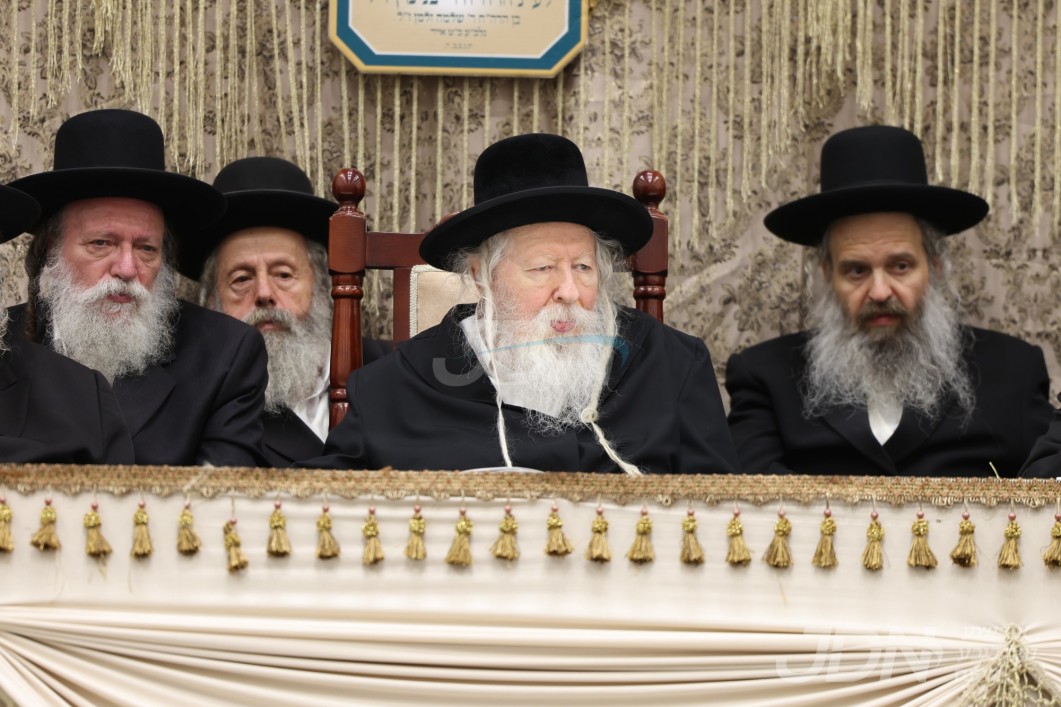 בשורות טובות: האדמו&quot;ר מגור געפונט זיך ב&quot;ה אינדערהיים, ווערט באהאנדלט דורך הויכראנגיגע דאקטוירים