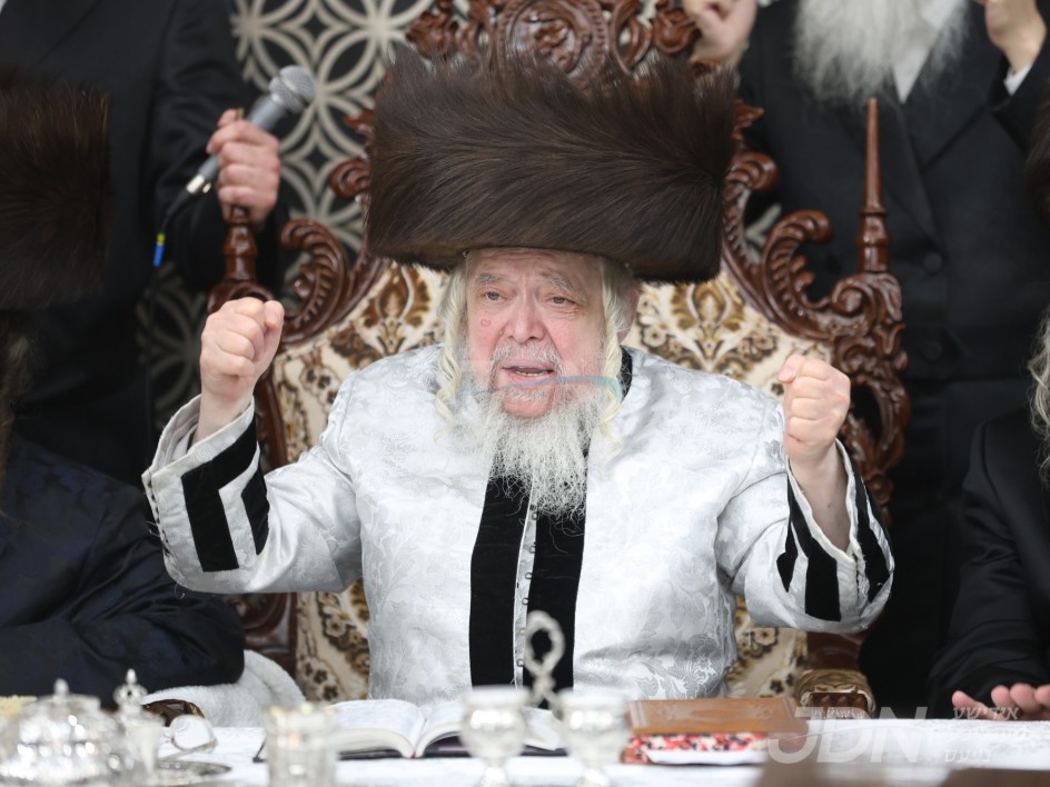 השתדלו והרבו תחינה ובקשה – האדמו&quot;ר מקרעטשניף סיגעט אין א קריטישע צושטאנד נאך ערנסטע סטראוק רח&quot;ל