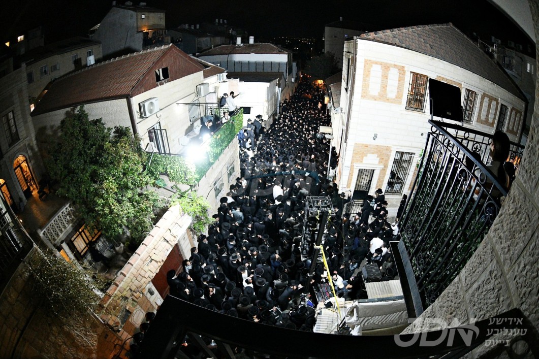 מסע הלוי&#039; פון כ&quot;ק מרן אדמו&quot;ר מקרעטשניף סיגעט זצ&quot;ל