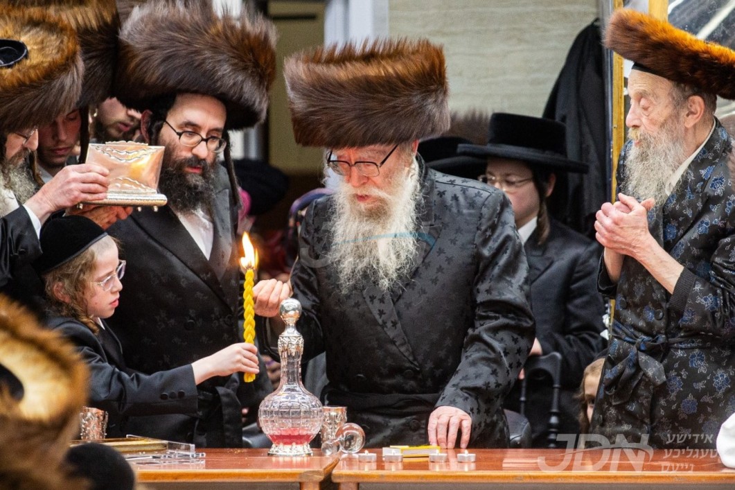 האדמו&quot;ר מפשעווארסק וועט פראווענען אן אייגענארטיגע שבת אין פראנקרייך מיט נדיבים בעם