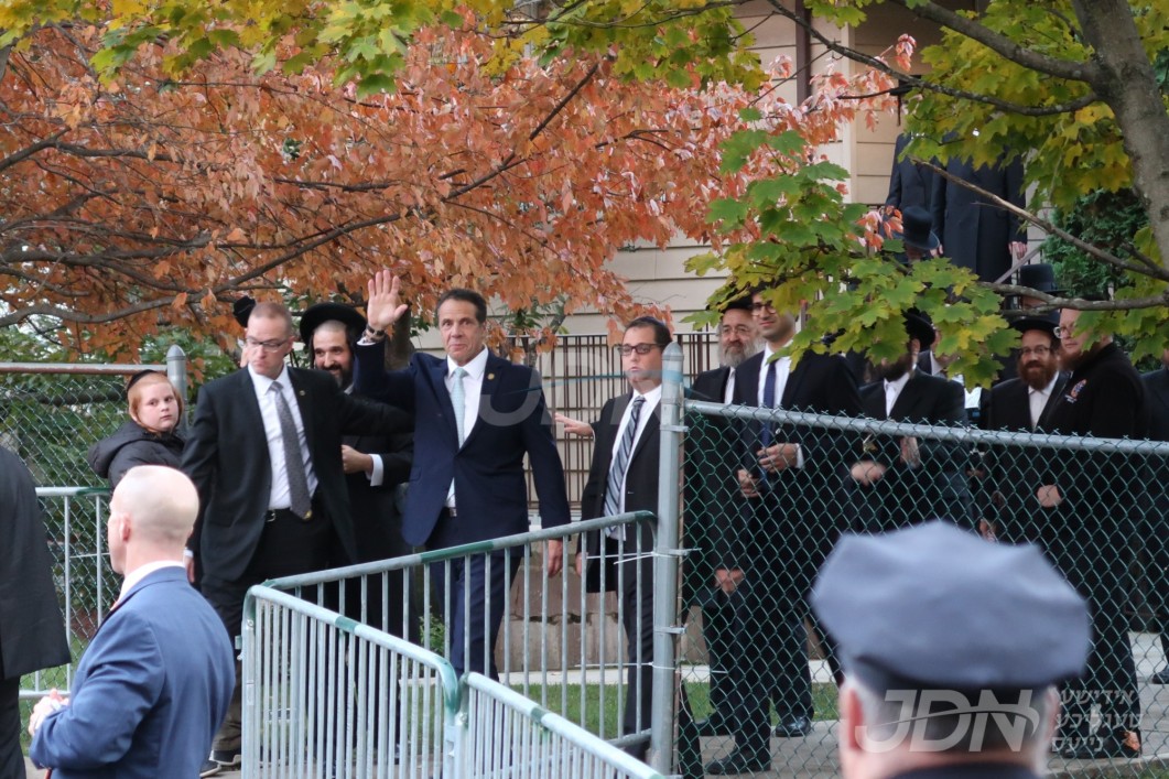 מאכטפולער אינדארסירונג פון היימישע מוסדות אין בארא פארק פאר ענדרו קאומא אלס מעיאר אין ניו יארק סיטי