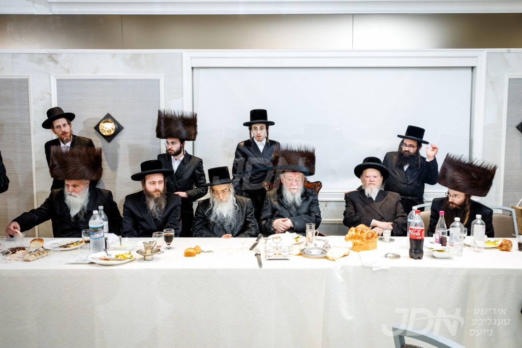 הכנסת ספר תורה צו ביהמ&quot;ד סקאהל אין מאנסי