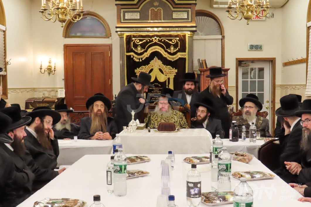 שמחת הווארט בבית קאלוב - סקווירא