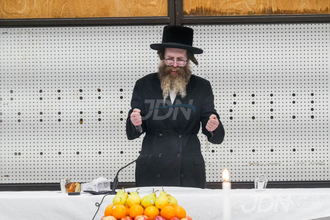 אבד"ק אמונת ישראל ביים חמשה עשר בשבט טיש