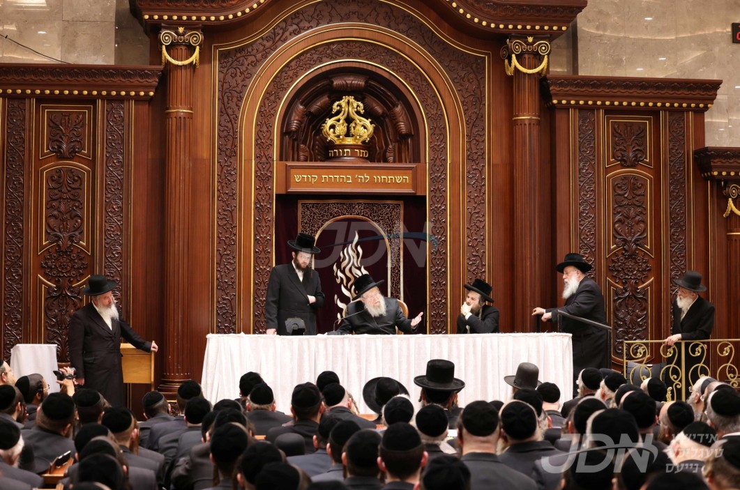כינוס חסידי סלונים אין ליכט פונעם גזירת גיוס בני ישיבות אין ארה&quot;ק‎
